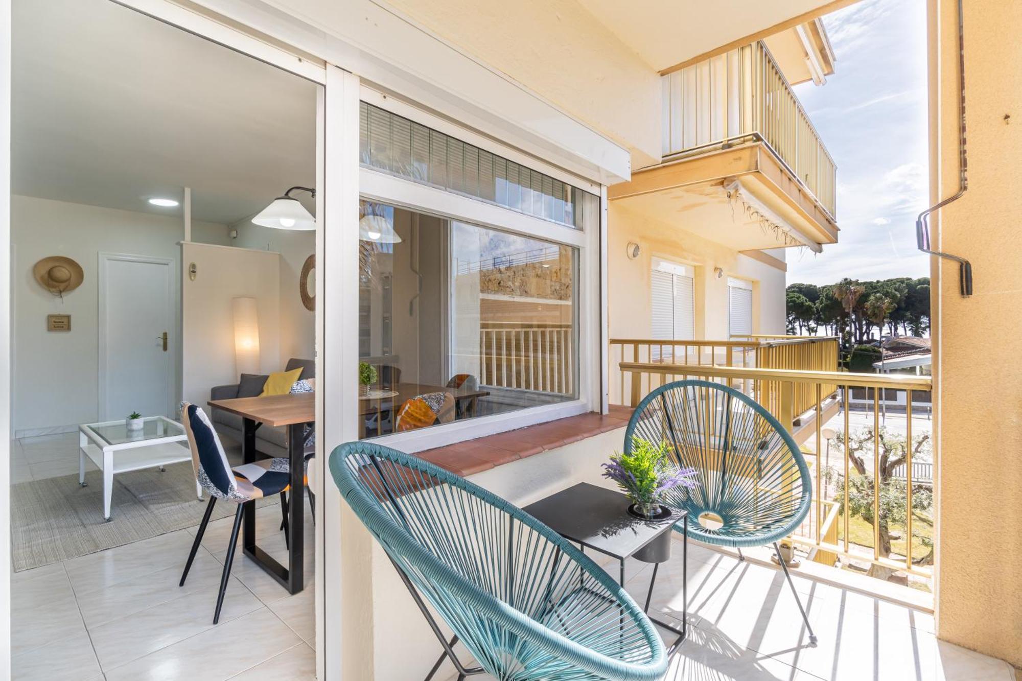 Coastal Paradise & Cozy Home With A 100M From The Beach! Cambrils Exterior photo